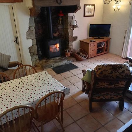 Character Breton Cottage Carhaix-Plouguer Exterior foto